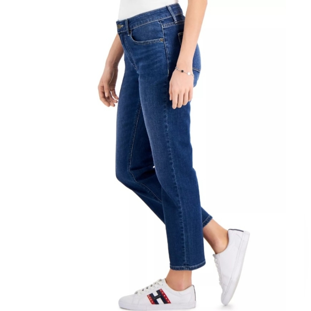 Tommy Hilfiger Straight Fit Women's Blue Jeans. Size 8S